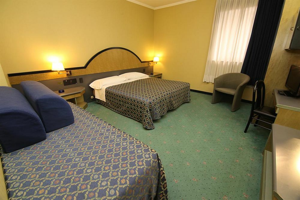 Hotel Domenichino Мілан Екстер'єр фото